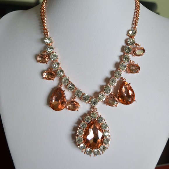 Rhinestone Crystal Chunky Necklace Earrings Set - Picture 4 of 7
